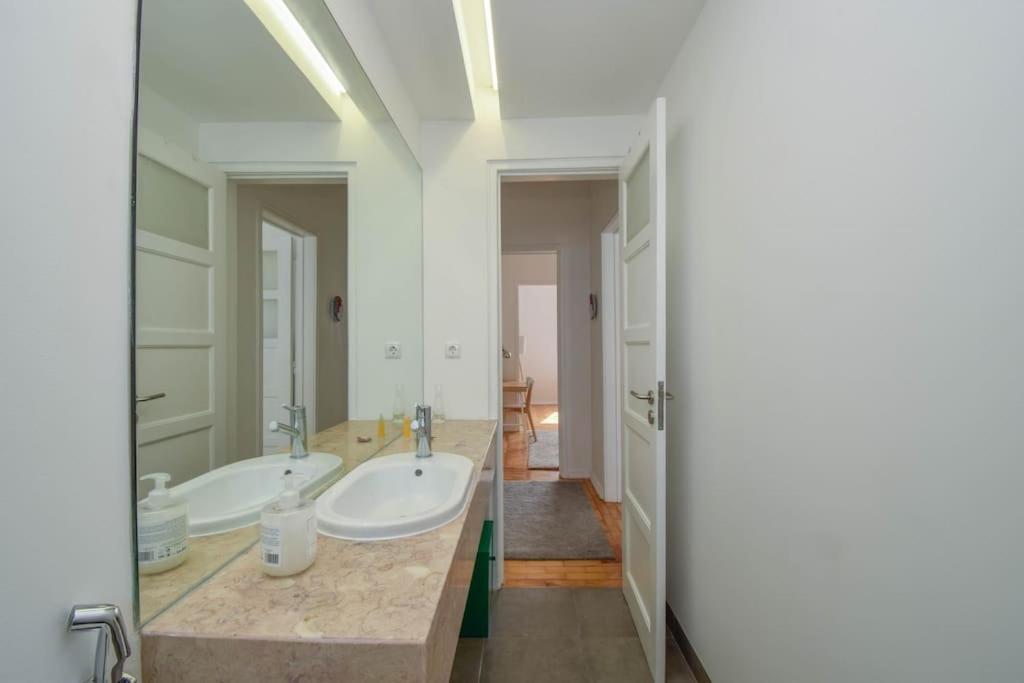 ליסבון Cozy And Sunny Family Apartment מראה חיצוני תמונה